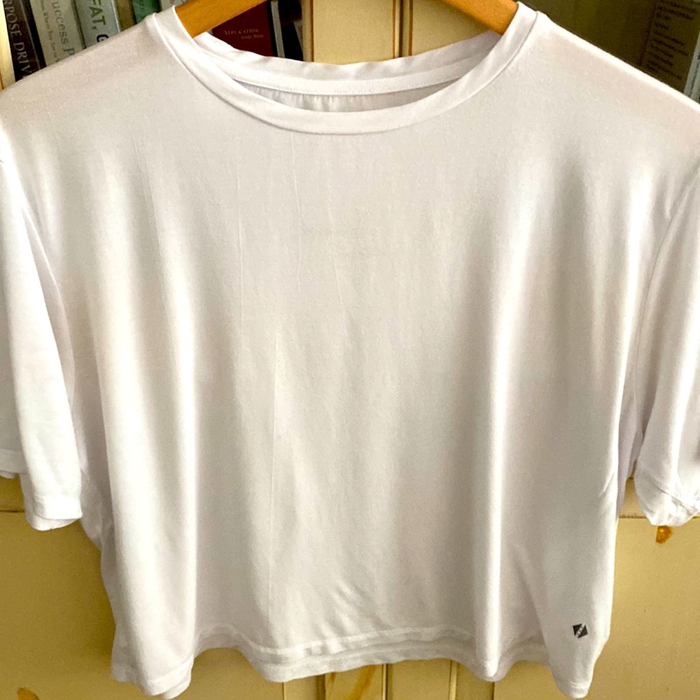 Tavi Noir white tee